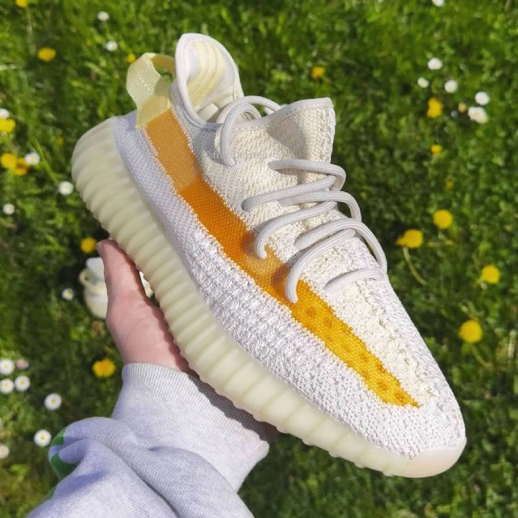 adidas Yeezy Boost 350 V2 'Light'