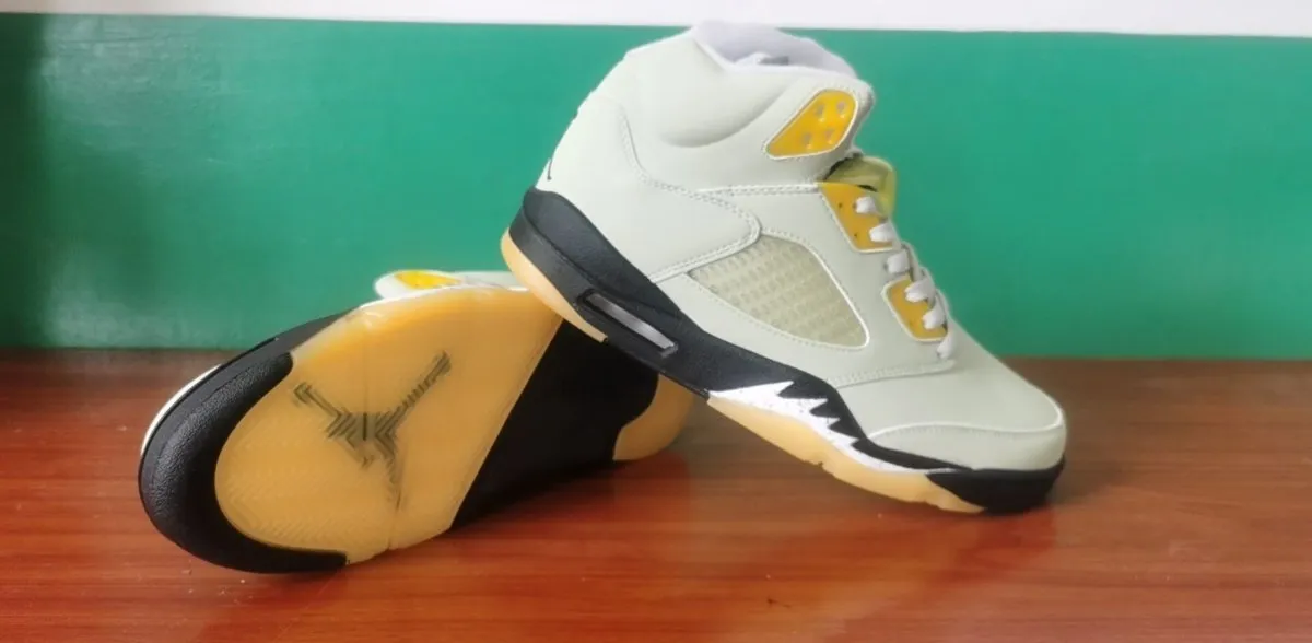 Beautiful Jordan Vast range Air 5 Gold" Bone/Club "Light