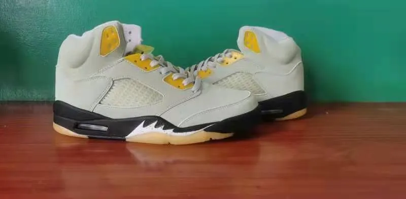 Beautiful Jordan Vast range Air 5 Gold" Bone/Club "Light