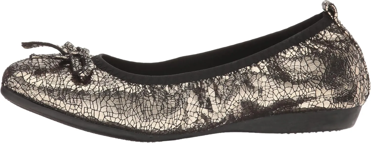 Bernie Mev Women's Curlies Plain Flat
