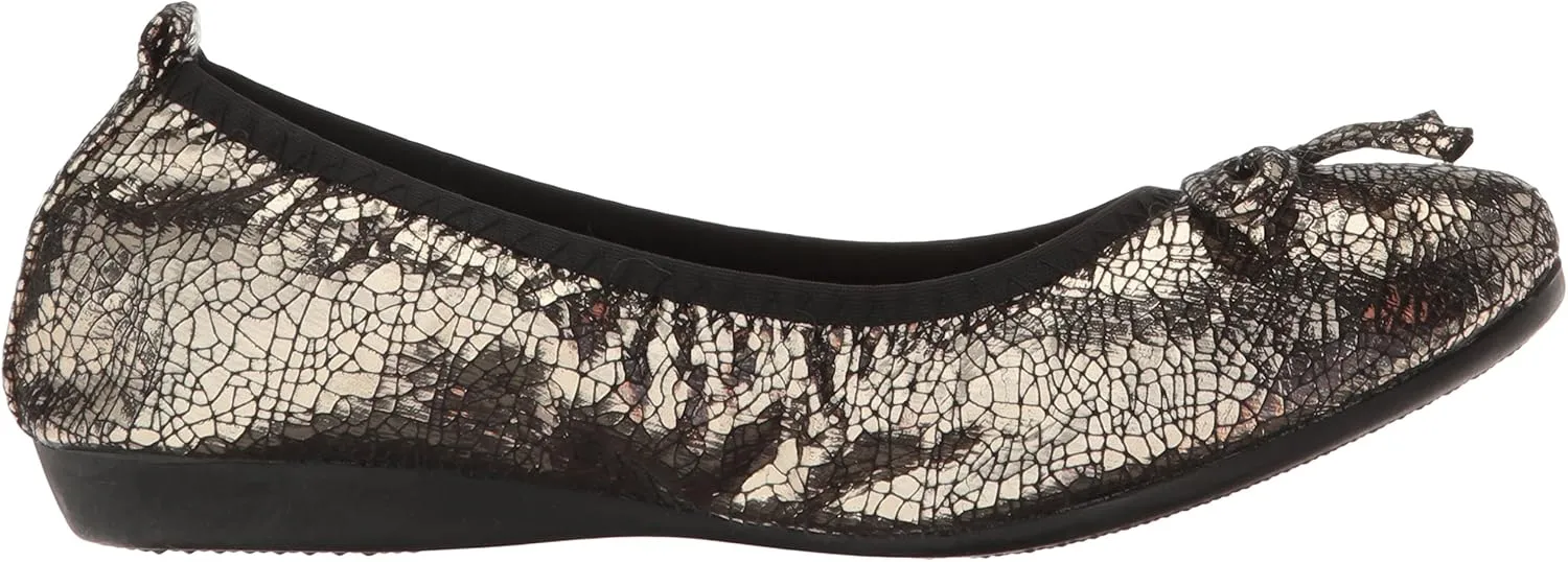 Bernie Mev Women's Curlies Plain Flat
