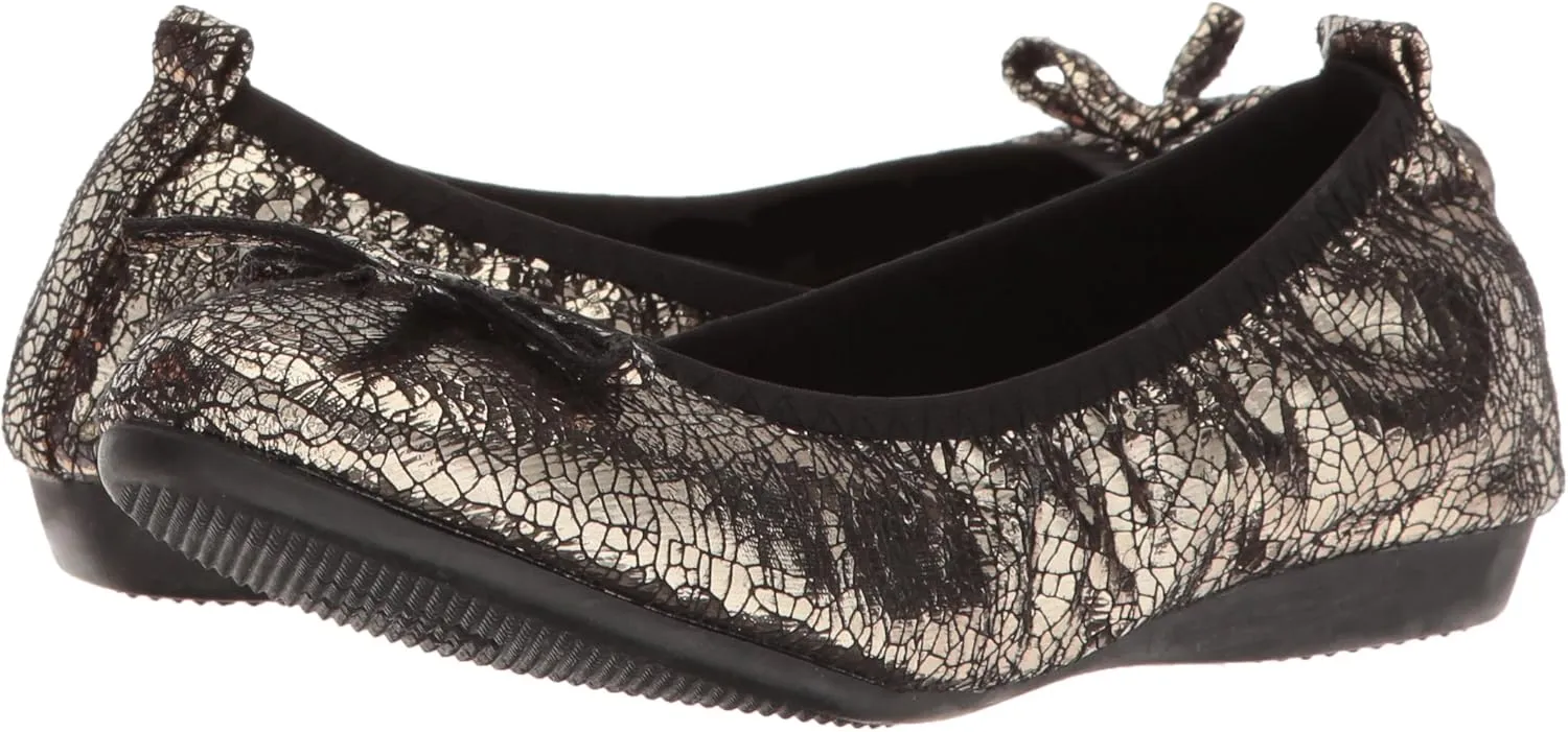 Bernie Mev Women's Curlies Plain Flat