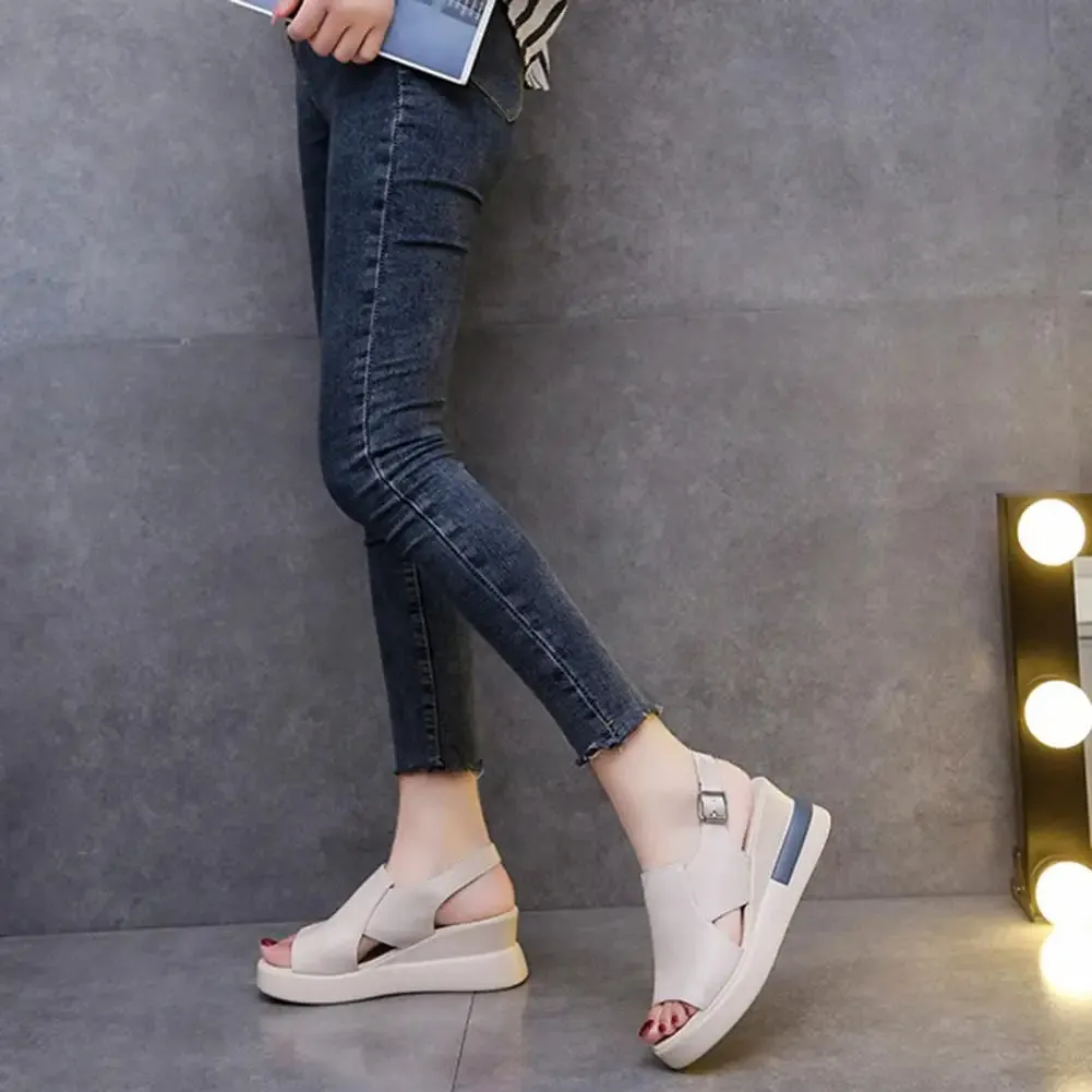 Chic and Comfortable Women's Sandal with Heel Strap
