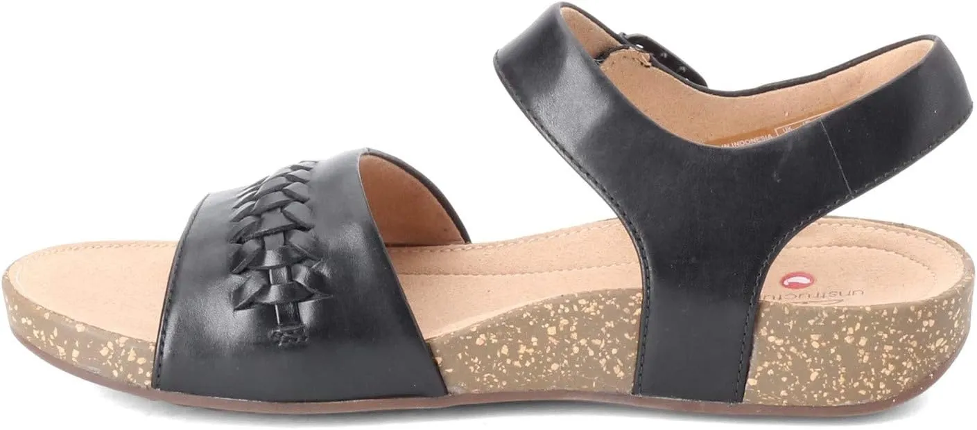 Clarks Women's Un Perri Way Flat Sandal
