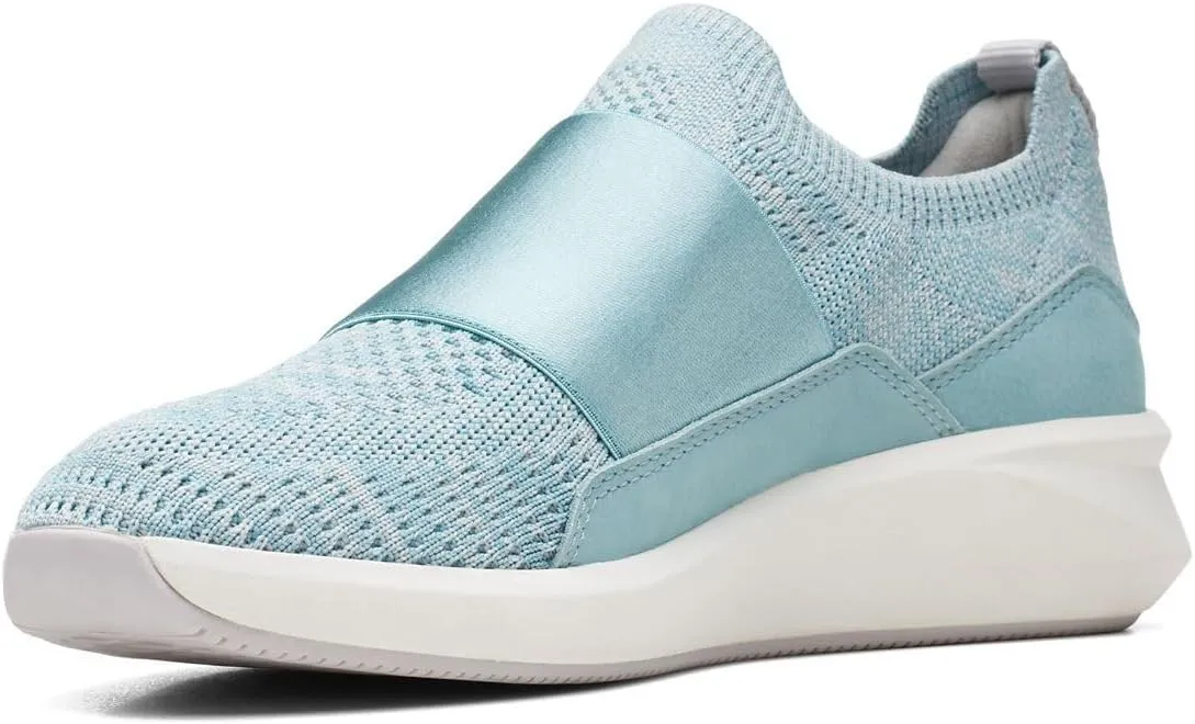 Clarks Women's Un Rio Knit Sneaker
