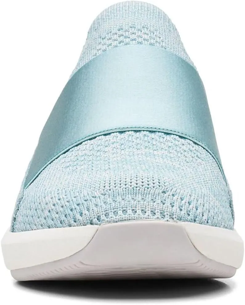 Clarks Women's Un Rio Knit Sneaker