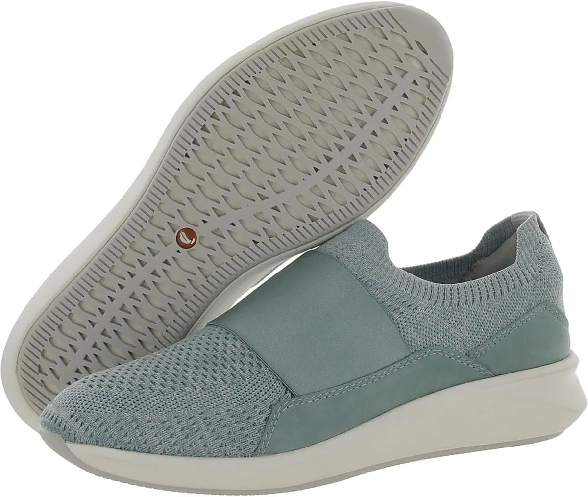 Clarks Women's Un Rio Knit Sneaker