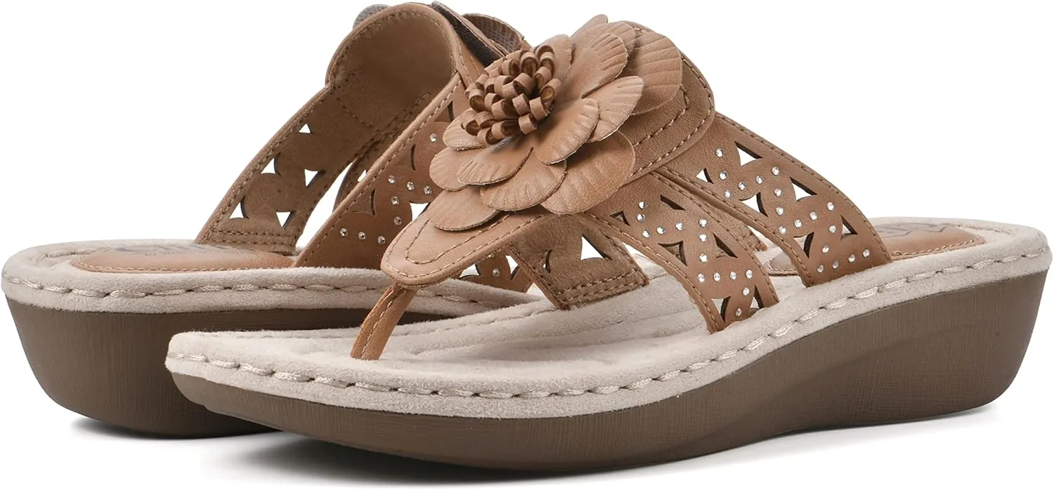 CLIFFS BY WHITE MOUNTAIN Women's Cynthia Wedge Sandal