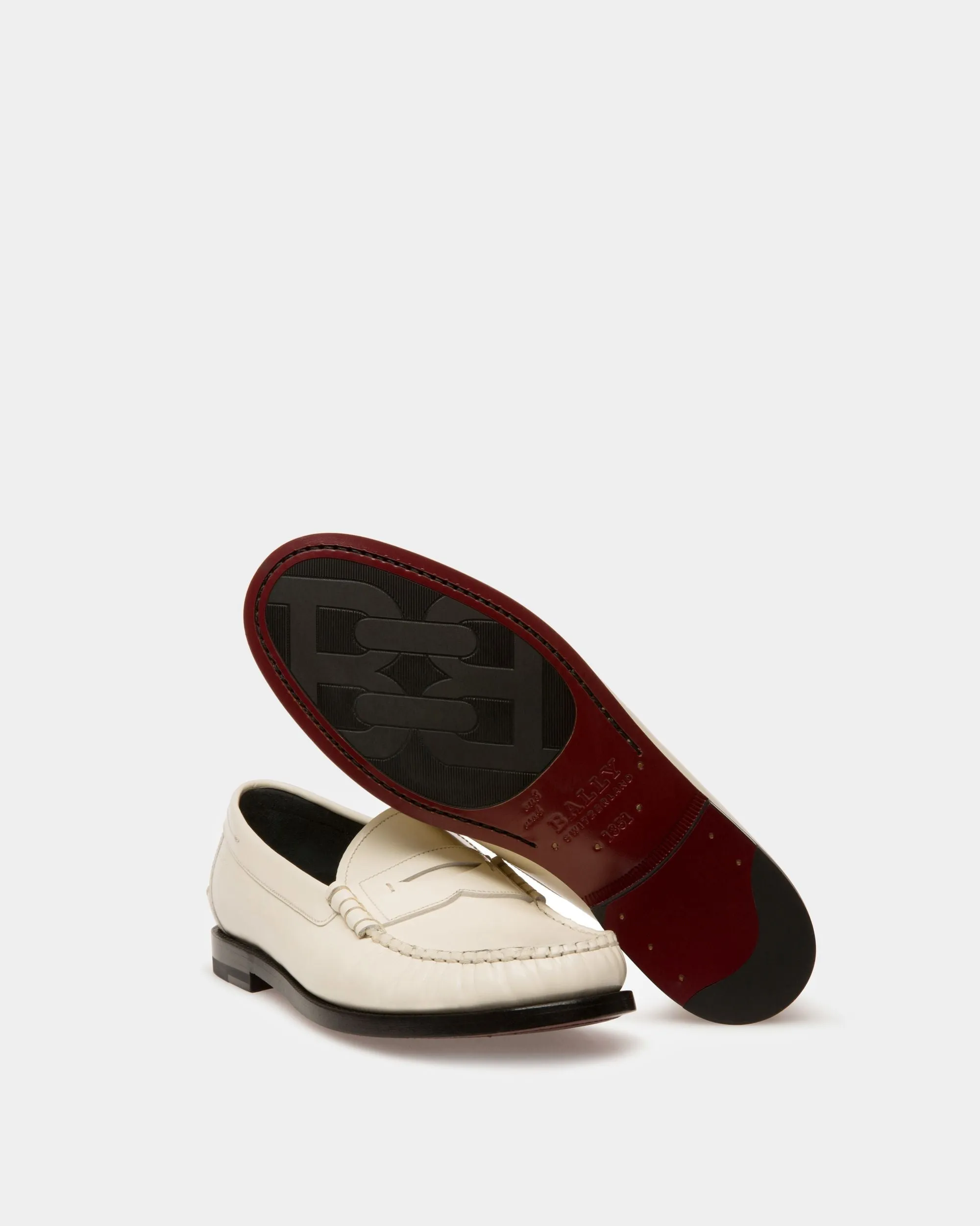 Coelo Leather Moccasins In Bone
