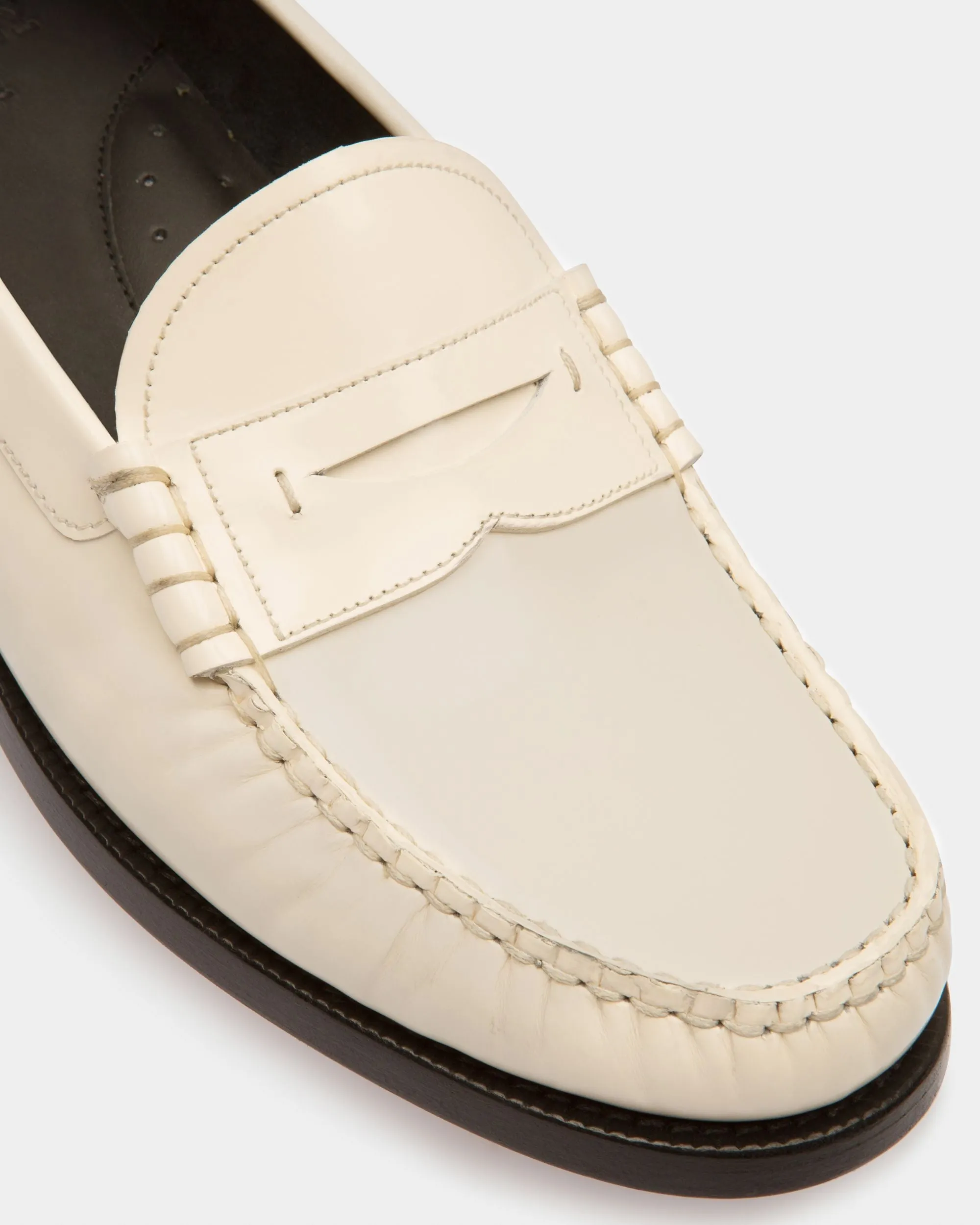 Coelo Leather Moccasins In Bone