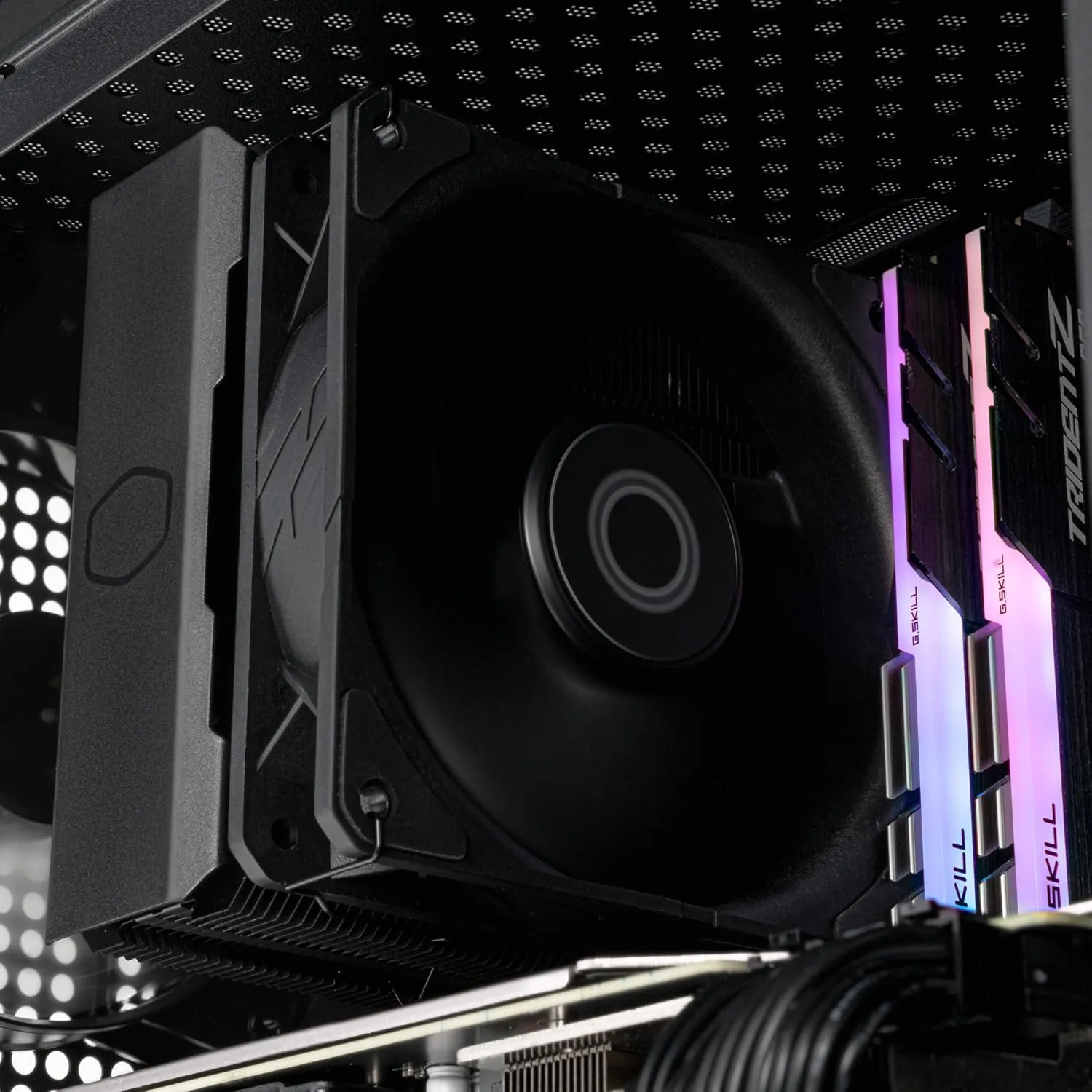 Cooler Master Hyper 212 Black CPU Air Cooler - Aluminium Finish, 4 Compact Continuous Direct Contact Heat Pipes, SickleFlow 120 Edge Fan, LGA1700 & AM5 Brackets - Black