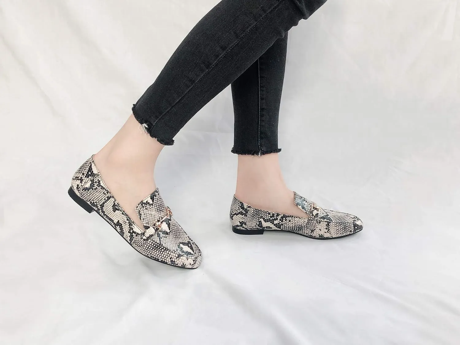 Feversole Women's Fashion Trim Deco Loafer Slippers