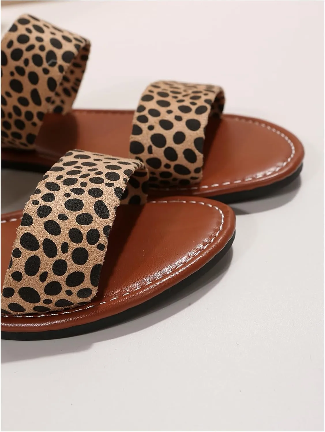 GORGLITTER Women's Leopard Cheetah Y2k Flat Sandals Double Band Open Toe Vacation Slide Sandal