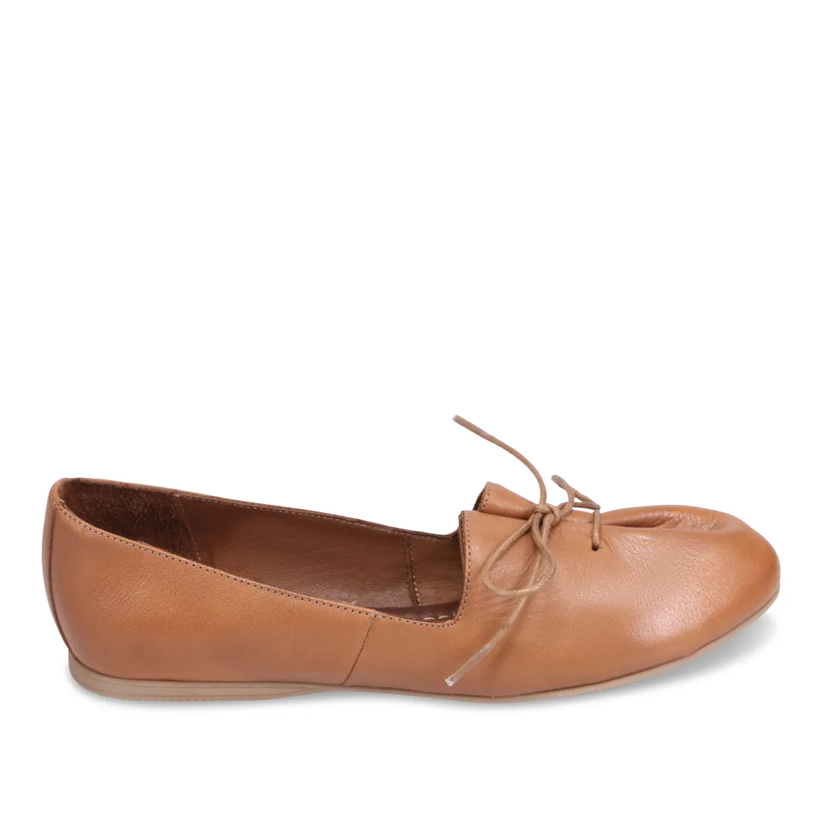 Kia Lace Up Flat