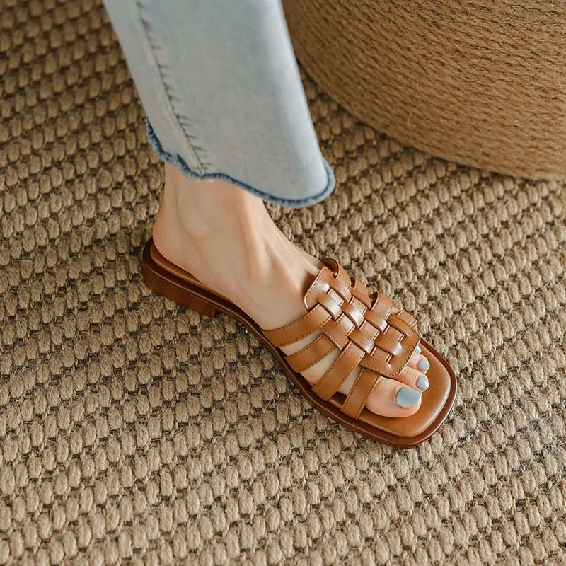 LM | Soft and airy sandals