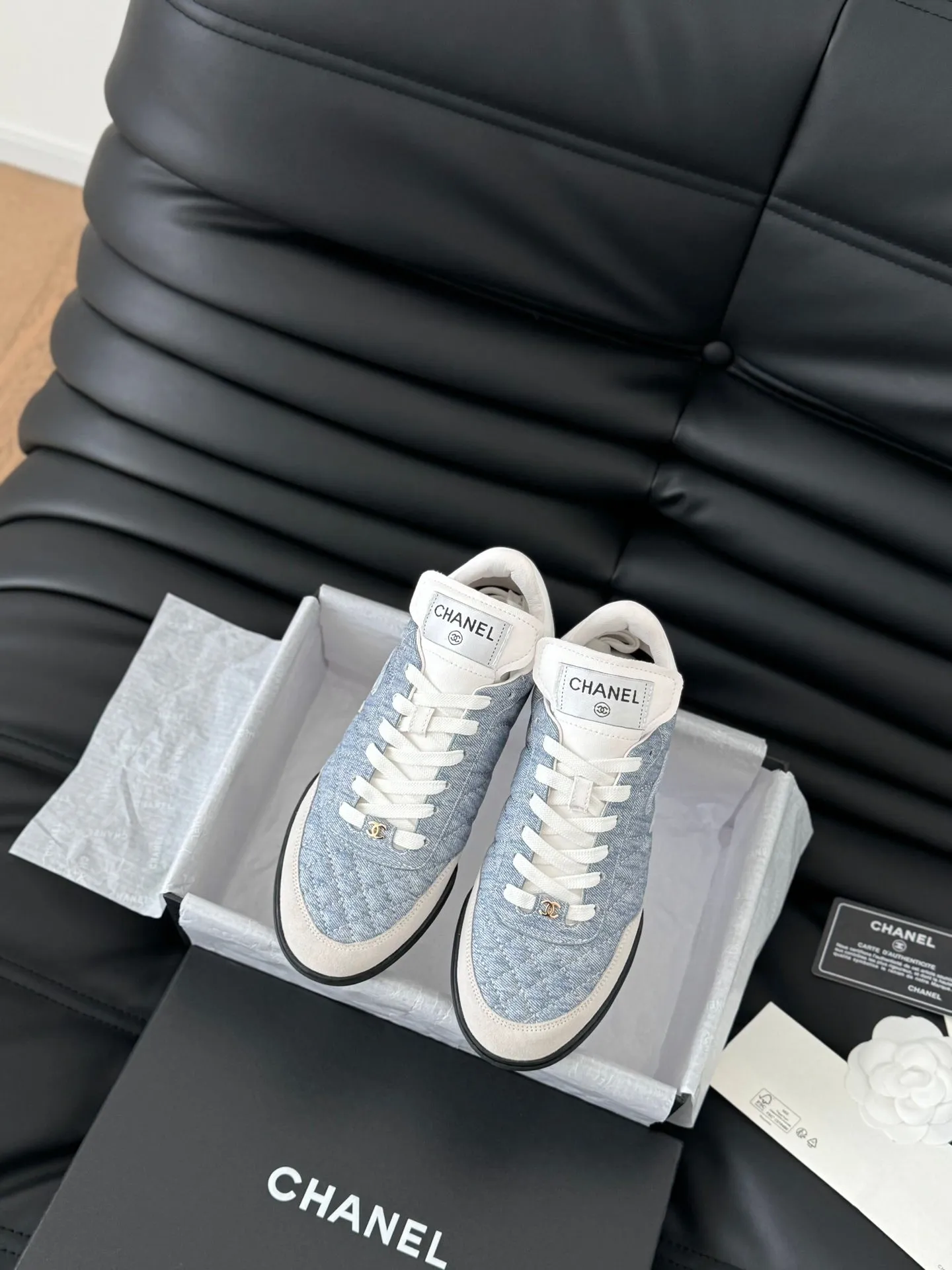 MIX EMBROIDERED CHANEL LIGHT LAMBSKIN WHITE SNEAKER Premium IN BLUE Compact