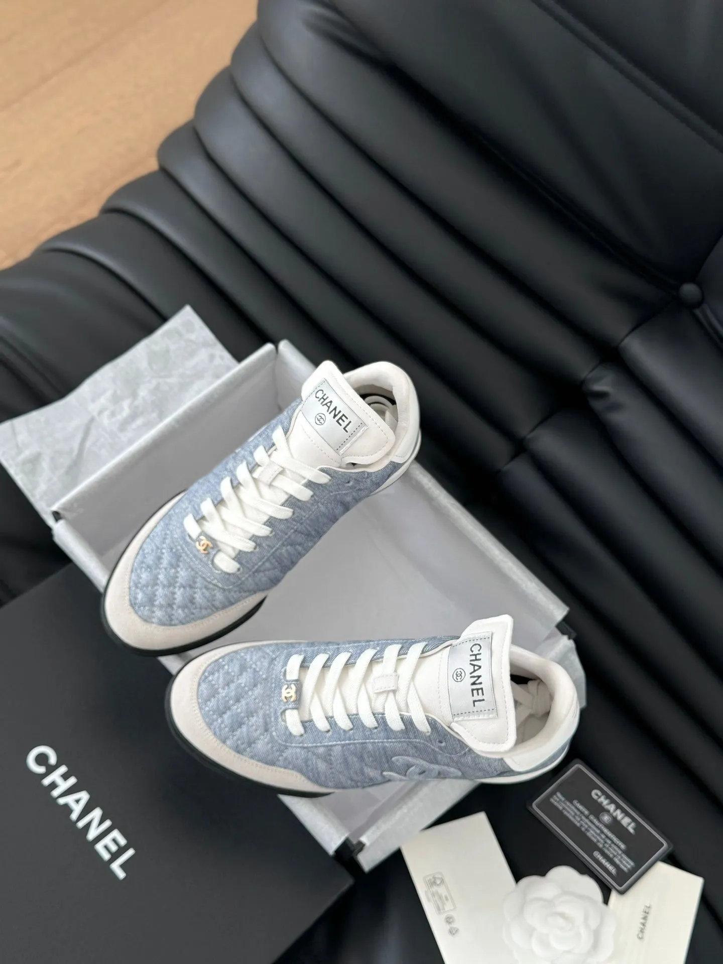 MIX EMBROIDERED CHANEL LIGHT LAMBSKIN WHITE SNEAKER Premium IN BLUE Compact