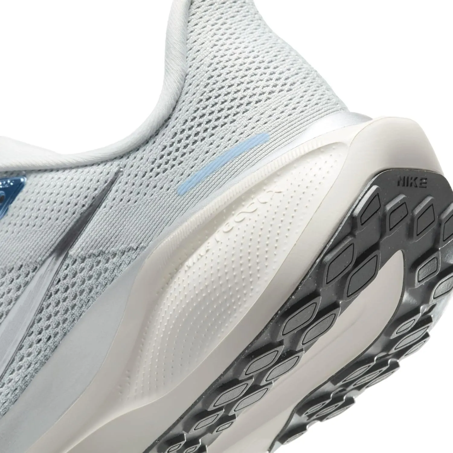 Nike Women's Pegasus 41 Sneaker