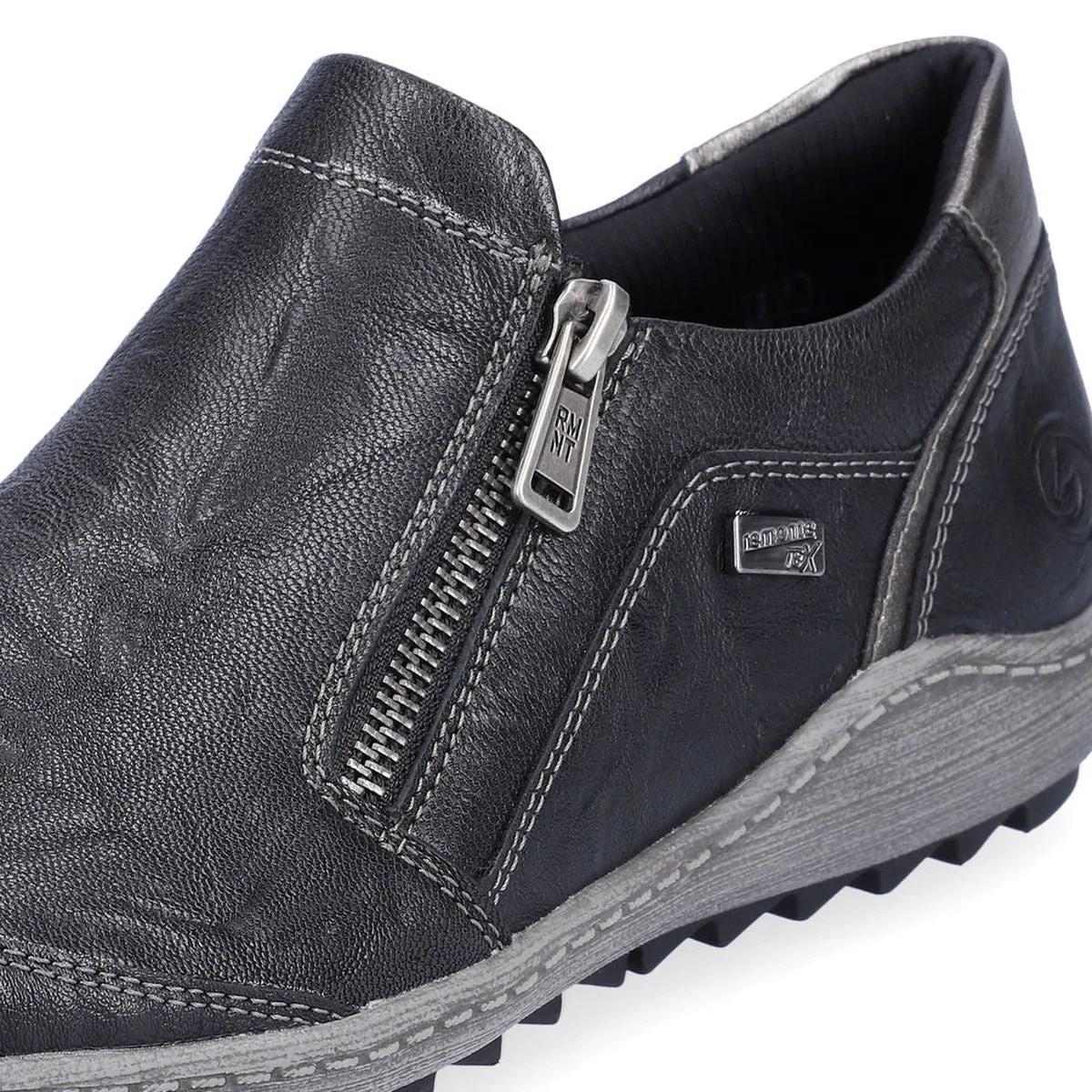 R1428 Slip On Shoes