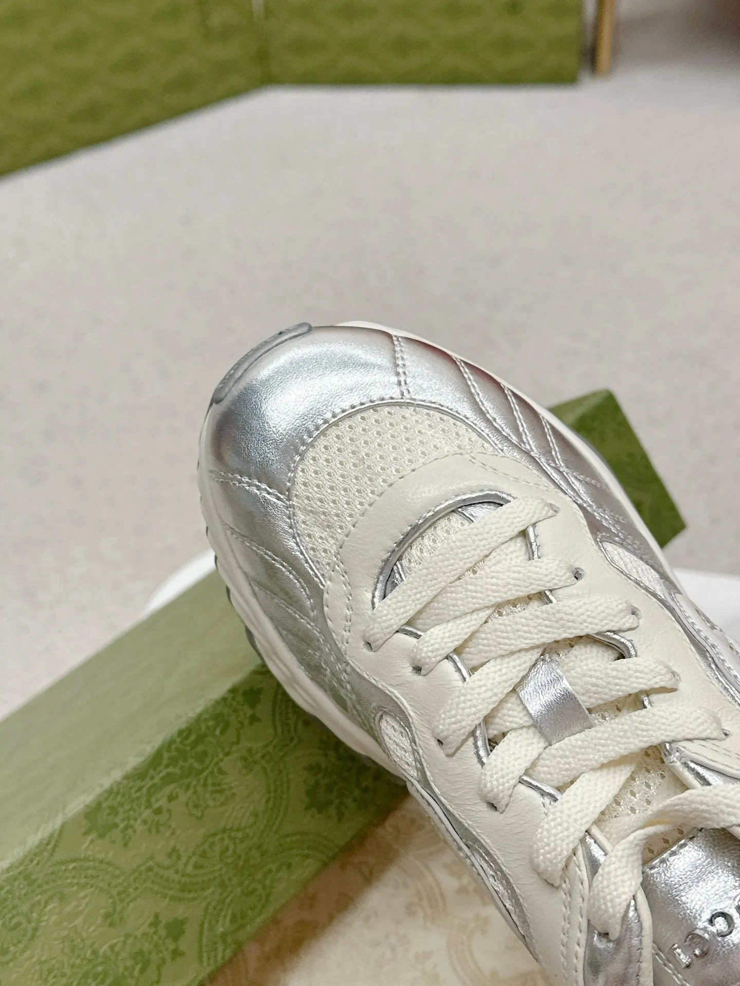 Secure checkout LIGHT GG RIPPLE SILVER Customer satisfaction Gucci LAMBSKIN TRAINER
