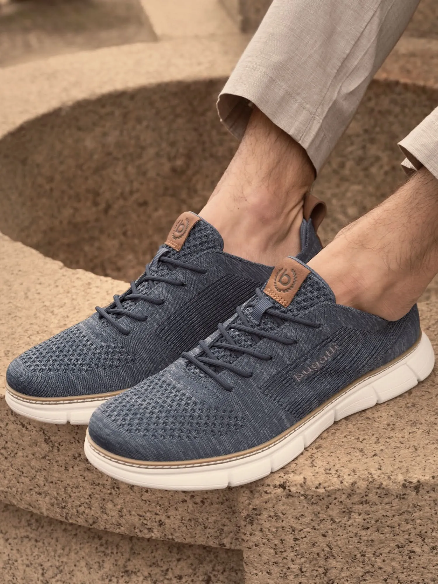 Sneaker blau