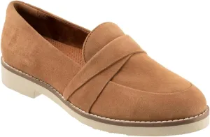 SoftWalk Women's Walsh Loafer