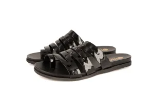 Umyeko - Black Patent