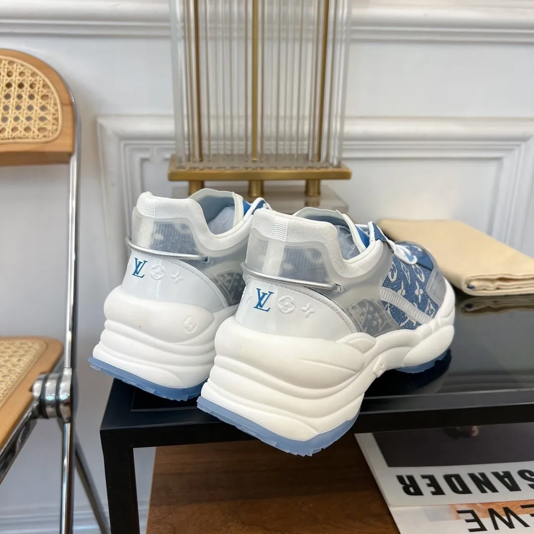 Vuitton RUN LIGHT SNEAKER Dedicated support 55 Full range Louis BLUE