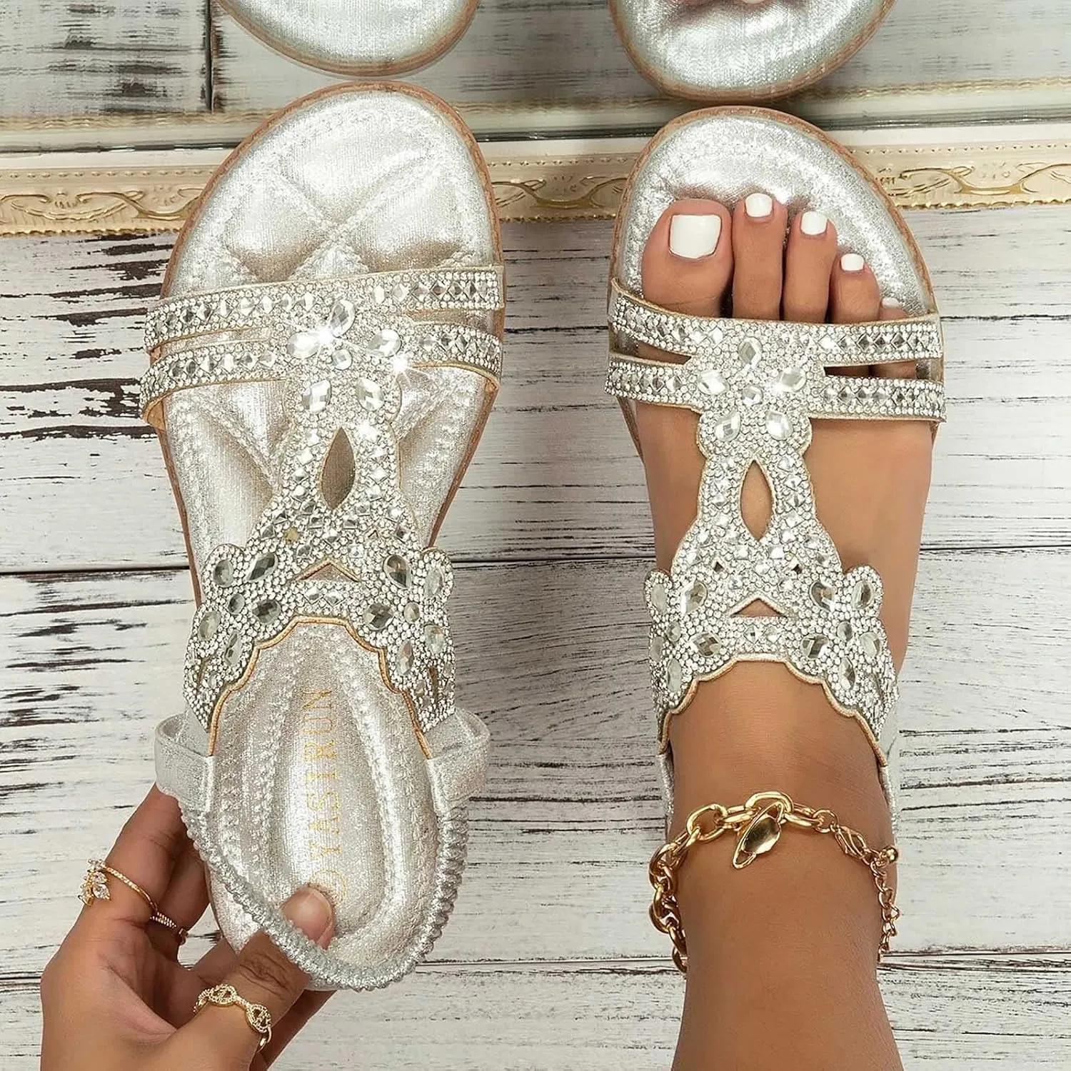 Women's Flat Sandals Summer Beach Sandal Bohemia Shoes T-Strap Rhinestone Beaded Fashion Floral Shoe Sparkle Slides