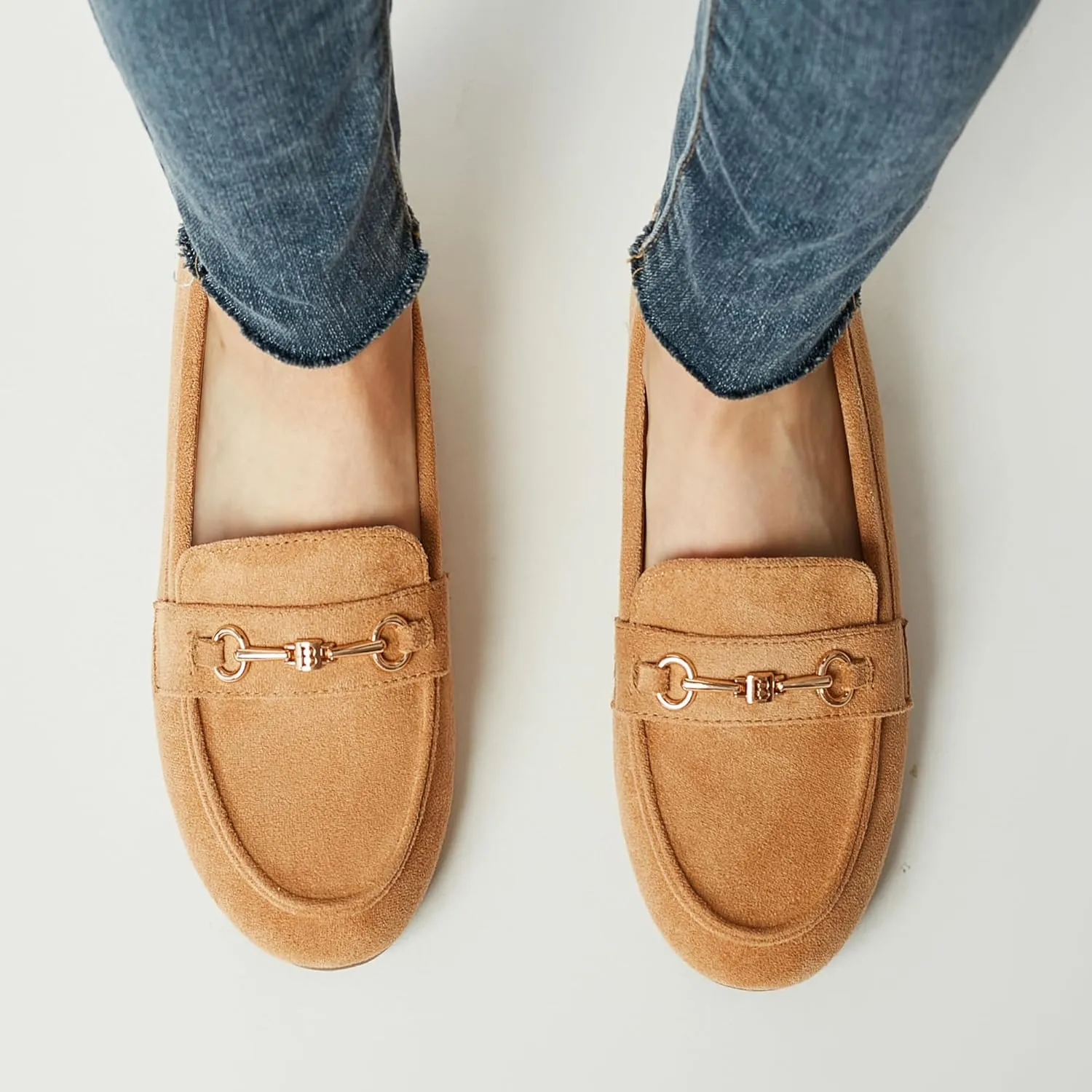 Women's Wide Loafers Casual Slip on Flat Shoes Women's Comfort Penny Loafers with Arch Support Women Dressy Moccasins