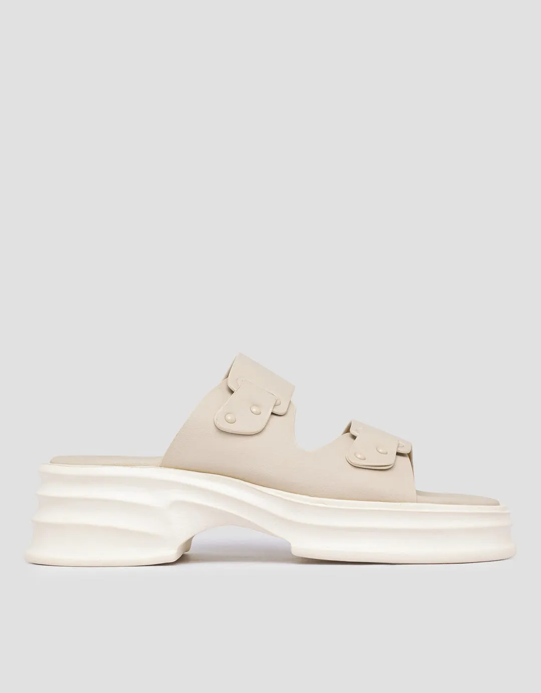Yongki Komaladi Velcro Sepatu Sandal Wedges Wanita